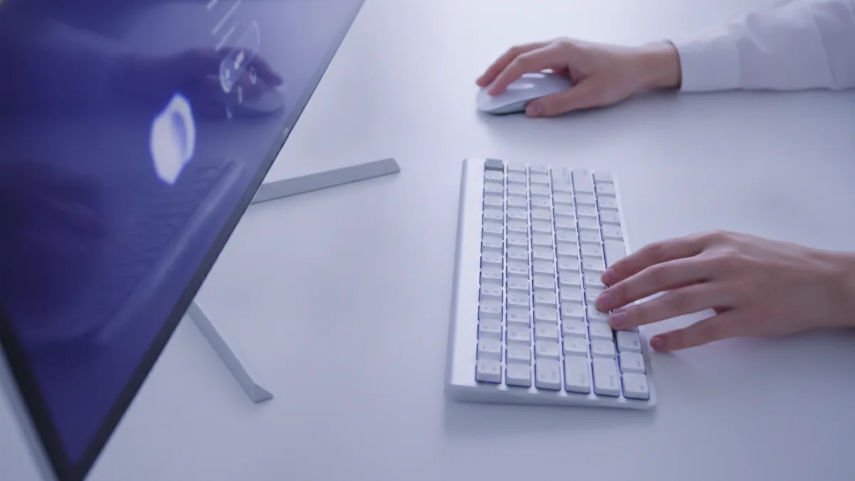 Disable startup in Windows 11 Hands using a keyboard and mouse while managing startup apps in Windows 11
