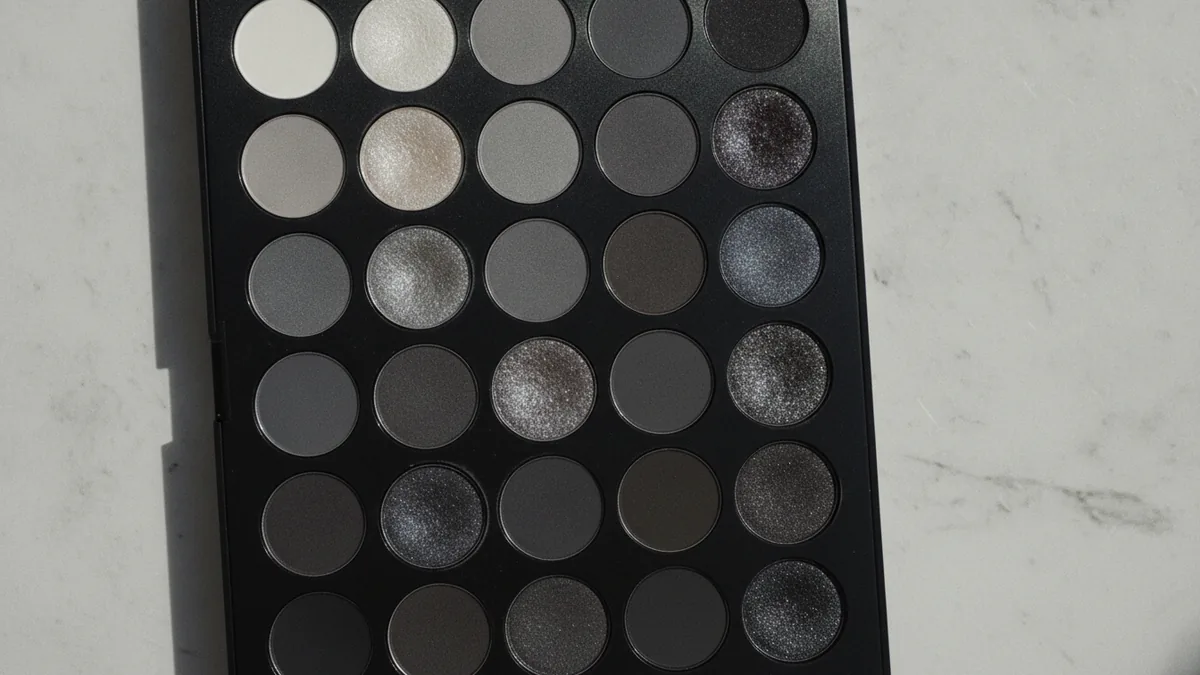 Niche targeting in practice Color swatches and textures illustrating niche-based makeup development